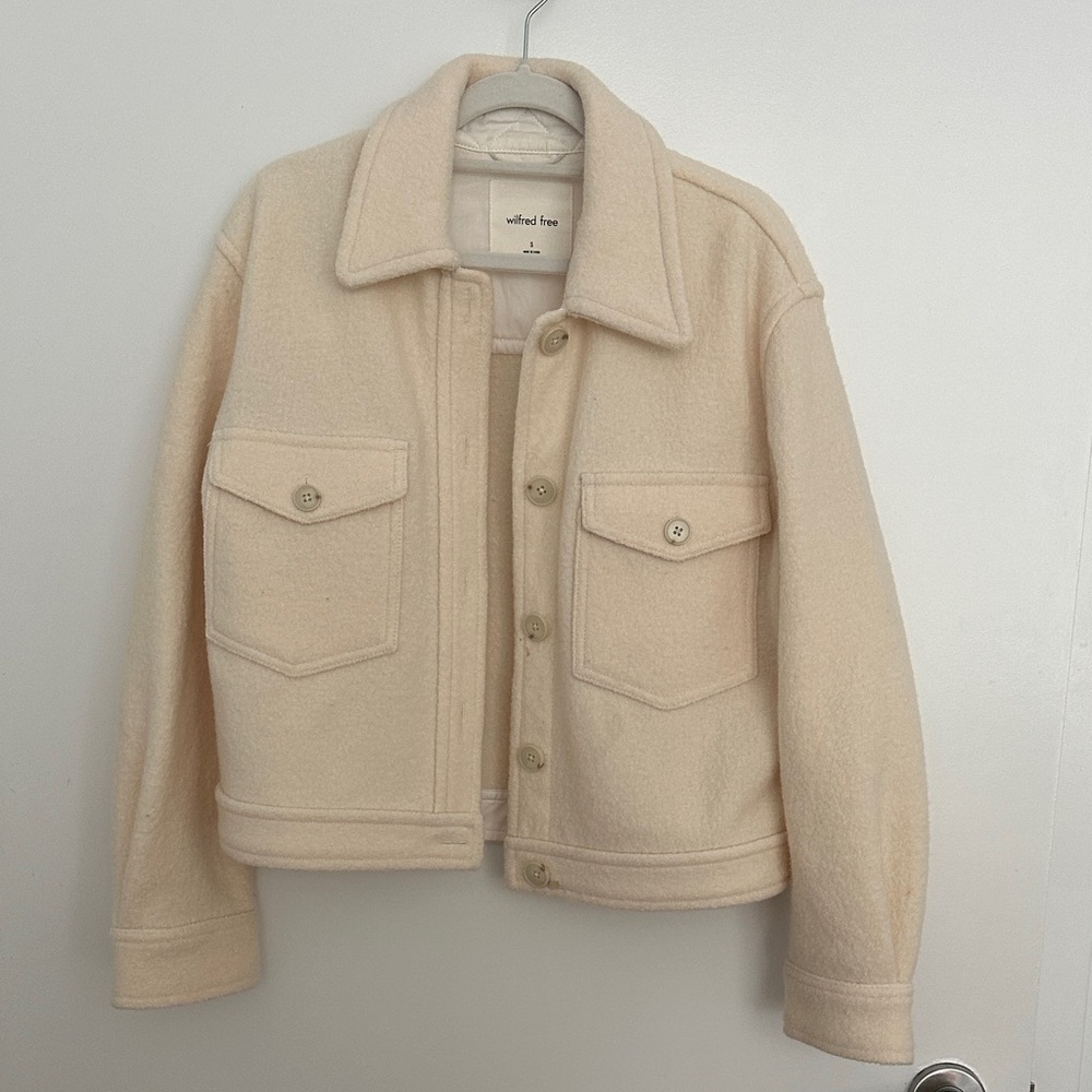 Aritzia Wilfred Free cropped Ganna Autumn Shirt Jacket